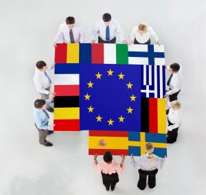 Herencia con bienes en varios países: ¿qué legislación se aplica si el heredero vive fuera de España?